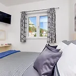 Nyaraló Sergio *